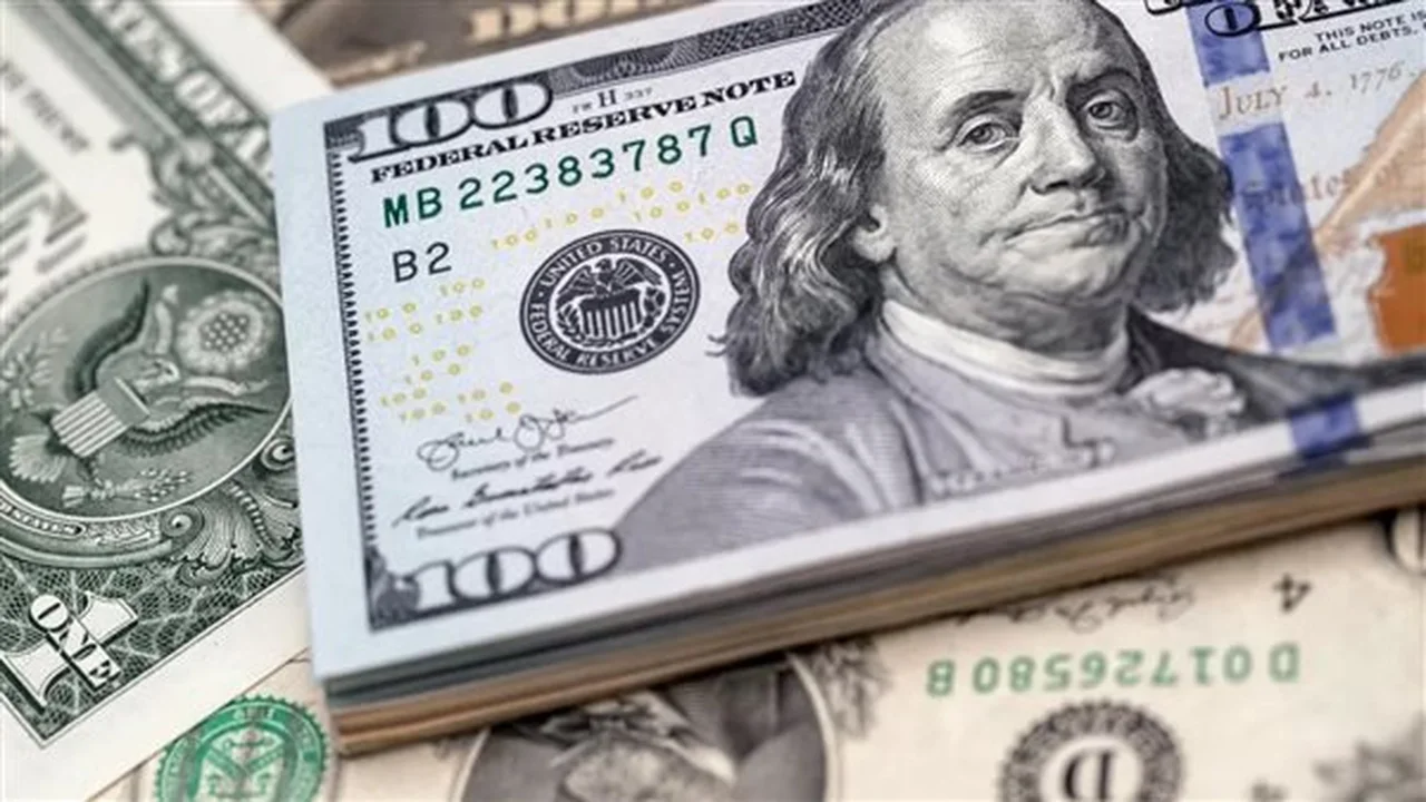 سعر الدولار مقابل الجنيه في البنوك خلال عطلة نهاية الأسبوع الحالية